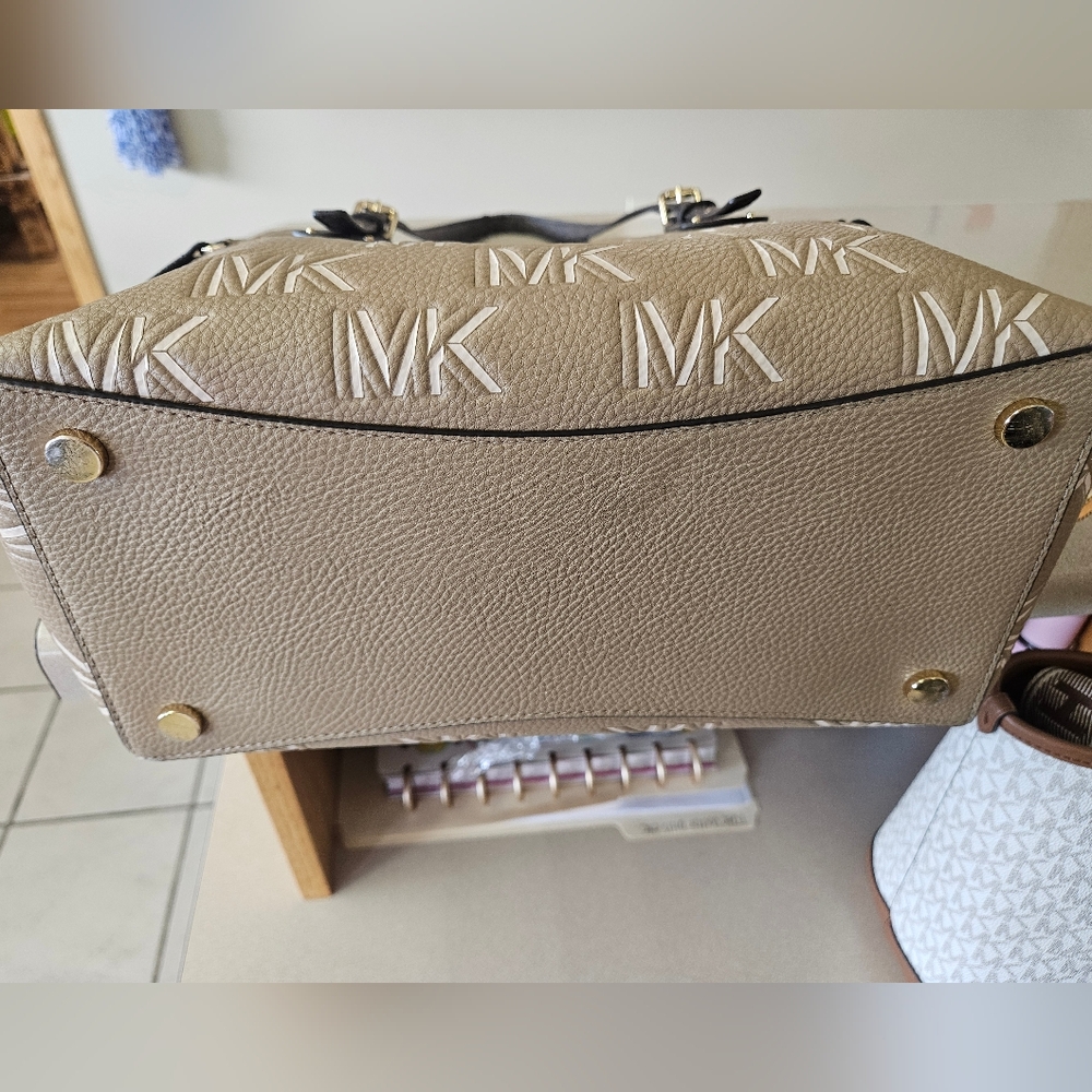 Michael Kors Tan and Black Logo Tote - Picture 6 of 7